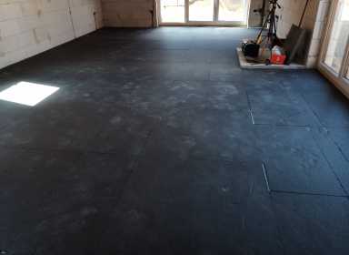 3. ealizace kompletní skladby podlahy (výška izolace je pouze 50 mm, pod podkladním betonem je vodní sklo a 150mm IZOLACE)